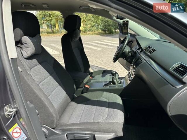 Серый Фольксваген Пассат, объемом двигателя 1.97 л и пробегом 179 тыс. км за 12800 $, фото 23 на Automoto.ua