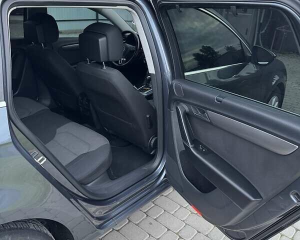 Серый Фольксваген Пассат, объемом двигателя 1.97 л и пробегом 288 тыс. км за 10999 $, фото 9 на Automoto.ua