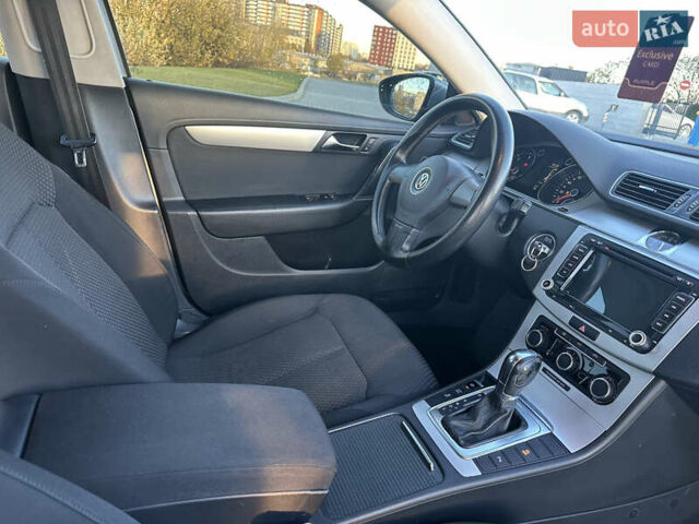 Серый Фольксваген Пассат, объемом двигателя 1.97 л и пробегом 241 тыс. км за 9000 $, фото 12 на Automoto.ua