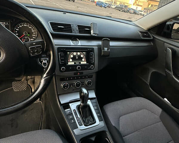 Серый Фольксваген Пассат, объемом двигателя 2 л и пробегом 280 тыс. км за 10000 $, фото 24 на Automoto.ua