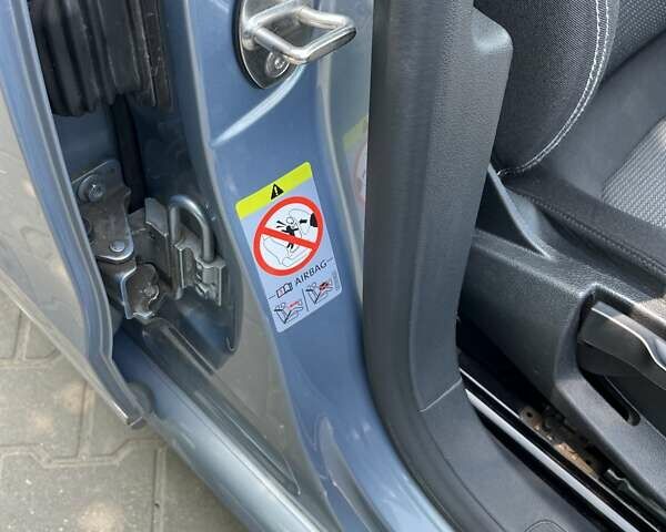 Серый Фольксваген Пассат, объемом двигателя 1.6 л и пробегом 272 тыс. км за 8500 $, фото 3 на Automoto.ua