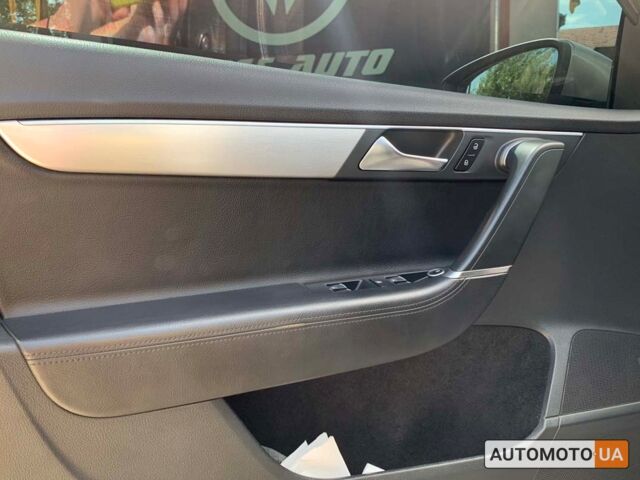 Серый Фольксваген Пассат, объемом двигателя 1.6 л и пробегом 307 тыс. км за 10750 $, фото 6 на Automoto.ua