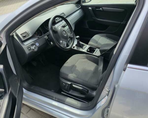 Серый Фольксваген Пассат, объемом двигателя 2 л и пробегом 202 тыс. км за 10700 $, фото 5 на Automoto.ua