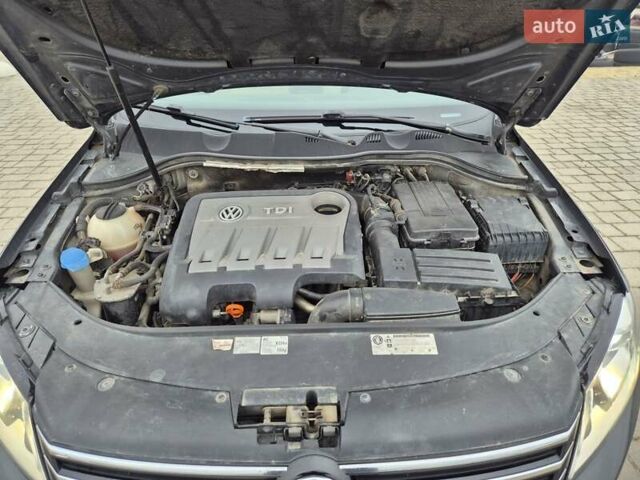 Серый Фольксваген Пассат, объемом двигателя 2 л и пробегом 328 тыс. км за 11000 $, фото 54 на Automoto.ua