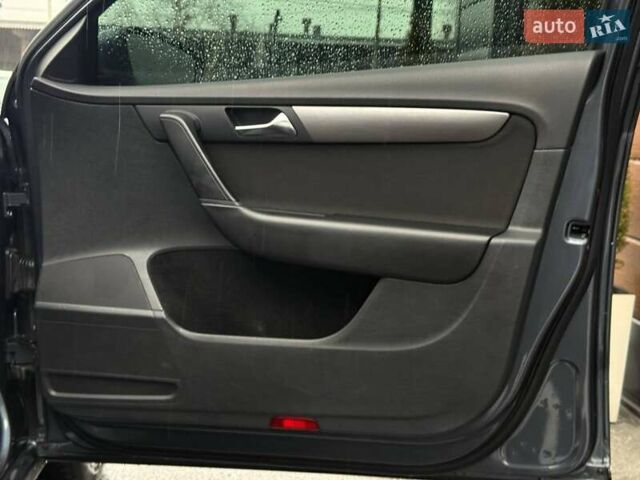 Сірий Фольксваген Пассат, об'ємом двигуна 1.6 л та пробігом 342 тис. км за 8500 $, фото 26 на Automoto.ua