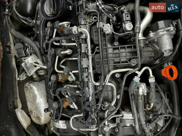 Серый Фольксваген Пассат, объемом двигателя 1.6 л и пробегом 250 тыс. км за 9200 $, фото 9 на Automoto.ua