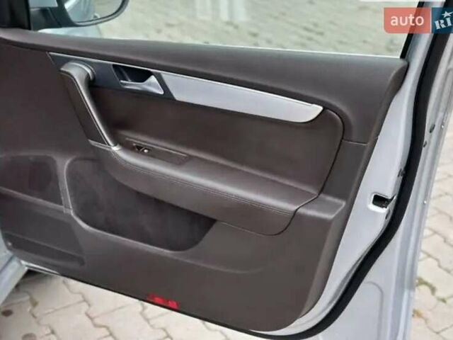 Серый Фольксваген Пассат, объемом двигателя 1.97 л и пробегом 285 тыс. км за 11800 $, фото 7 на Automoto.ua