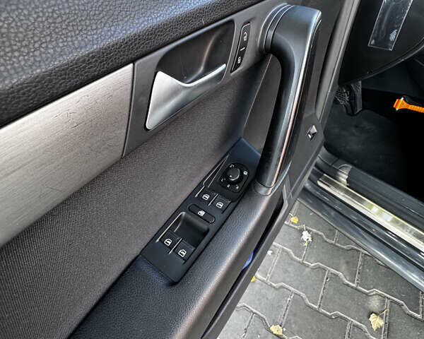 Фольксваген Пассат 2012 у Одесі на Automoto.ua Сірий Фольксваген Пассат, об'ємом двигуна 1.6 л та пробігом 206 тис. км за 10545 $, фото 7 на Automoto.ua