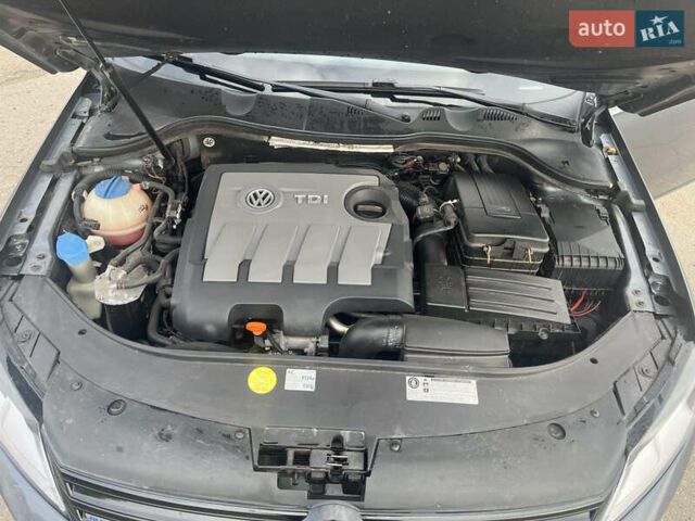 Серый Фольксваген Пассат, объемом двигателя 1.6 л и пробегом 333 тыс. км за 9300 $, фото 7 на Automoto.ua