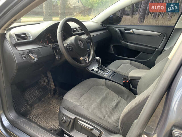 Серый Фольксваген Пассат, объемом двигателя 2 л и пробегом 227 тыс. км за 9000 $, фото 1 на Automoto.ua