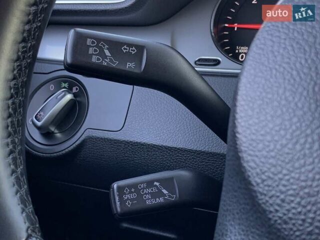 Серый Фольксваген Пассат, объемом двигателя 2 л и пробегом 235 тыс. км за 10199 $, фото 43 на Automoto.ua