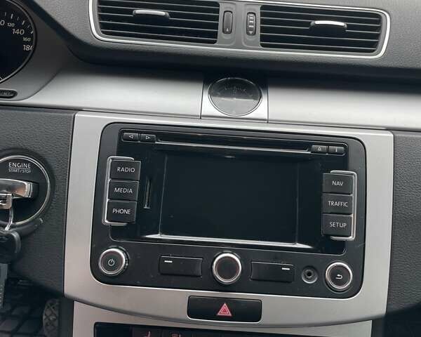 Серый Фольксваген Пассат, объемом двигателя 1.6 л и пробегом 314 тыс. км за 9000 $, фото 10 на Automoto.ua