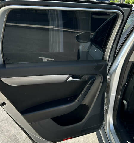 Серый Фольксваген Пассат, объемом двигателя 1.8 л и пробегом 245 тыс. км за 9899 $, фото 9 на Automoto.ua