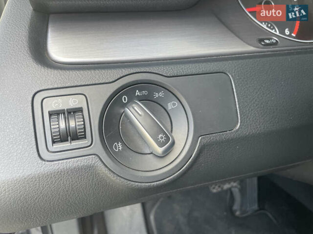 Серый Фольксваген Пассат, объемом двигателя 2 л и пробегом 217 тыс. км за 11300 $, фото 10 на Automoto.ua