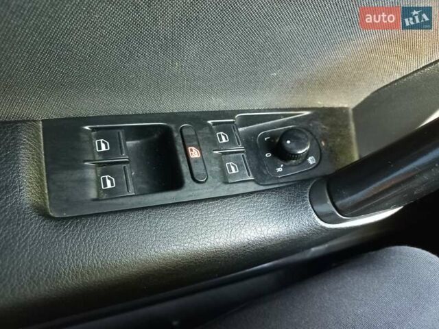 Сірий Фольксваген Пассат, об'ємом двигуна 1.6 л та пробігом 278 тис. км за 9310 $, фото 8 на Automoto.ua