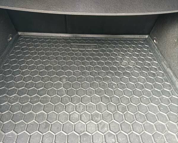 Сірий Фольксваген Пассат, об'ємом двигуна 1.8 л та пробігом 212 тис. км за 8500 $, фото 15 на Automoto.ua