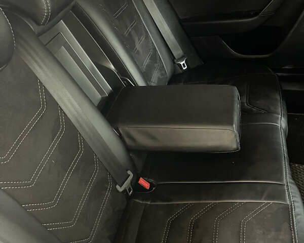 Серый Фольксваген Пассат, объемом двигателя 1.97 л и пробегом 320 тыс. км за 11800 $, фото 5 на Automoto.ua