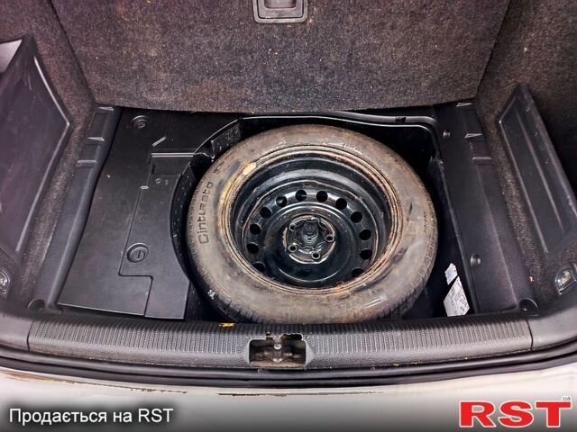 Сірий Фольксваген Пассат, об'ємом двигуна 2 л та пробігом 298 тис. км за 9450 $, фото 8 на Automoto.ua