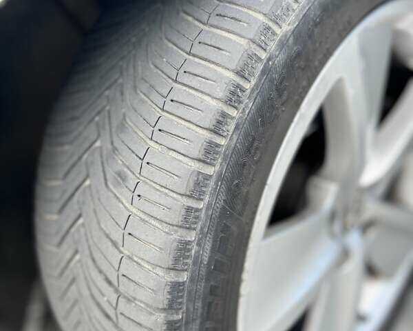 Сірий Фольксваген Пассат, об'ємом двигуна 2 л та пробігом 225 тис. км за 10700 $, фото 12 на Automoto.ua