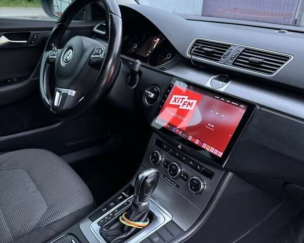 Серый Фольксваген Пассат, объемом двигателя 1.97 л и пробегом 288 тыс. км за 10999 $, фото 12 на Automoto.ua