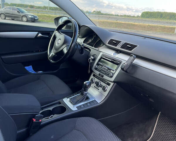 Серый Фольксваген Пассат, объемом двигателя 1.97 л и пробегом 275 тыс. км за 11500 $, фото 14 на Automoto.ua