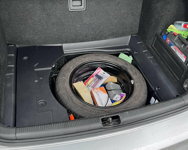 Серый Фольксваген Пассат, объемом двигателя 1.97 л и пробегом 264 тыс. км за 10500 $, фото 14 на Automoto.ua