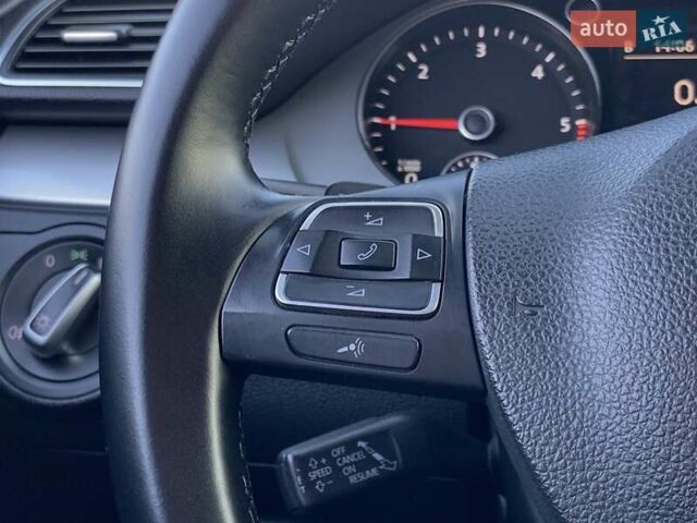 Серый Фольксваген Пассат, объемом двигателя 2 л и пробегом 235 тыс. км за 10199 $, фото 39 на Automoto.ua