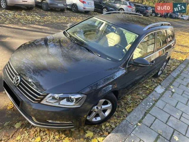 Фольксваген Пассат 2012 в Львове на Automoto.ua Серый Фольксваген Пассат, объемом двигателя 2 л и пробегом 327 тыс. км за 9800 $, фото 6 на Automoto.ua