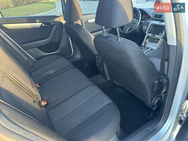 Серый Фольксваген Пассат, объемом двигателя 1.97 л и пробегом 241 тыс. км за 9000 $, фото 16 на Automoto.ua