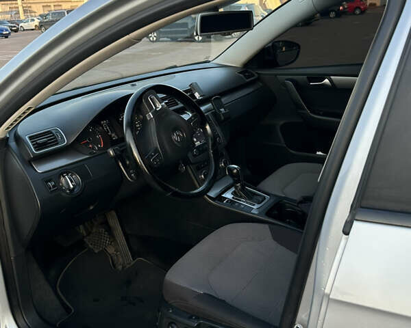 Серый Фольксваген Пассат, объемом двигателя 2 л и пробегом 280 тыс. км за 10000 $, фото 23 на Automoto.ua