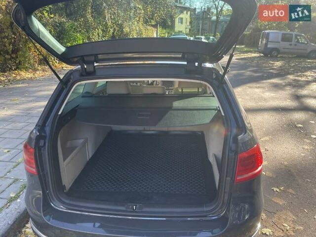 Фольксваген Пассат 2012 в Львове на Automoto.ua Серый Фольксваген Пассат, объемом двигателя 2 л и пробегом 327 тыс. км за 9800 $, фото 21 на Automoto.ua