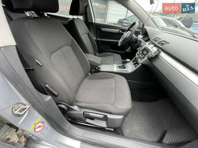 Сірий Фольксваген Пассат, об'ємом двигуна 1.97 л та пробігом 262 тис. км за 9700 $, фото 18 на Automoto.ua