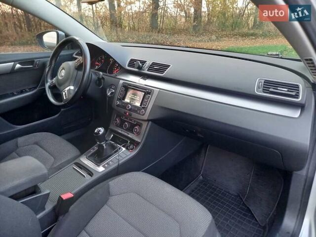 Серый Фольксваген Пассат, объемом двигателя 2 л и пробегом 227 тыс. км за 12999 $, фото 16 на Automoto.ua