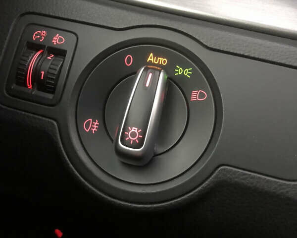 Серый Фольксваген Пассат, объемом двигателя 1.97 л и пробегом 260 тыс. км за 9900 $, фото 12 на Automoto.ua