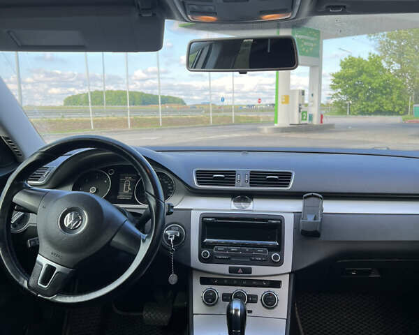 Серый Фольксваген Пассат, объемом двигателя 1.97 л и пробегом 275 тыс. км за 11500 $, фото 13 на Automoto.ua