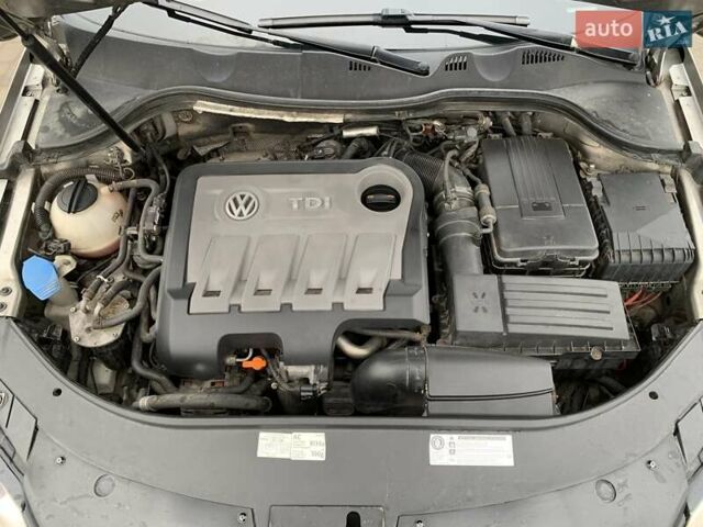 Серый Фольксваген Пассат, объемом двигателя 2 л и пробегом 258 тыс. км за 10955 $, фото 60 на Automoto.ua