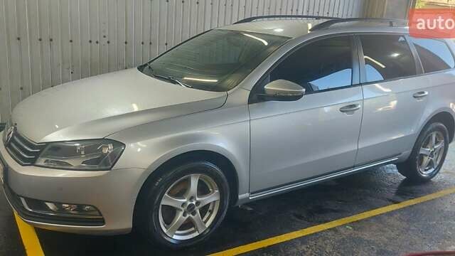 Серый Фольксваген Пассат, объемом двигателя 1.97 л и пробегом 210 тыс. км за 9700 $, фото 1 на Automoto.ua