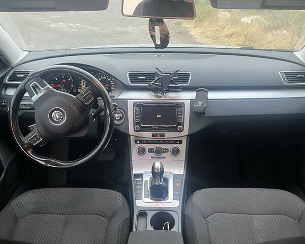 Сірий Фольксваген Пассат, об'ємом двигуна 1.97 л та пробігом 230 тис. км за 9999 $, фото 4 на Automoto.ua