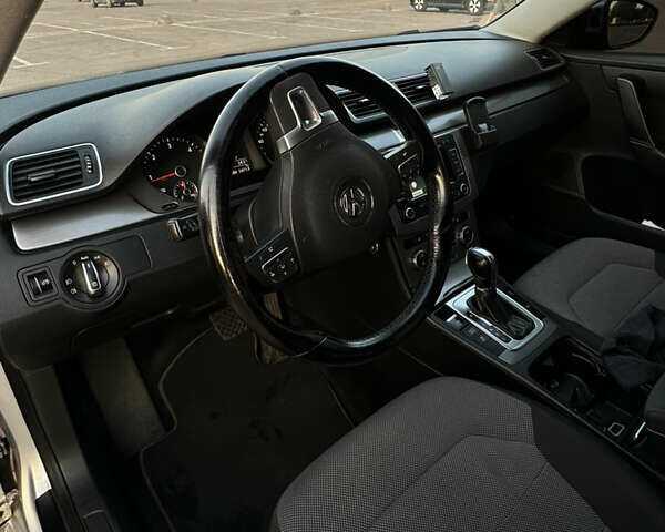 Серый Фольксваген Пассат, объемом двигателя 2 л и пробегом 280 тыс. км за 10000 $, фото 20 на Automoto.ua