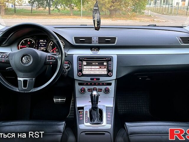 Серый Фольксваген Пассат, объемом двигателя 2 л и пробегом 241 тыс. км за 12500 $, фото 6 на Automoto.ua