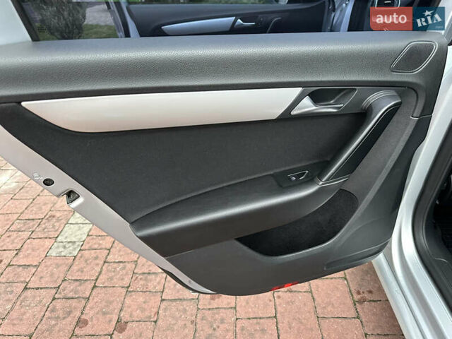 Серый Фольксваген Пассат, объемом двигателя 1.97 л и пробегом 262 тыс. км за 9700 $, фото 12 на Automoto.ua