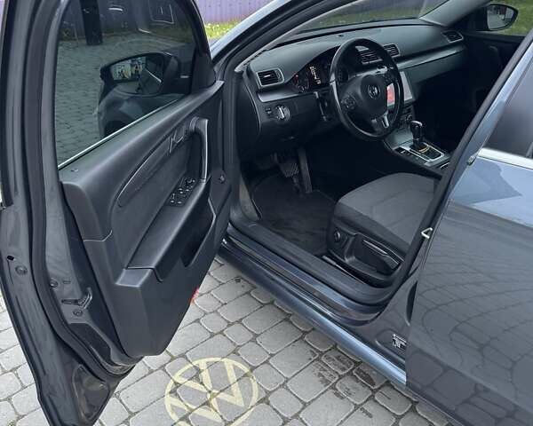 Серый Фольксваген Пассат, объемом двигателя 1.97 л и пробегом 288 тыс. км за 10999 $, фото 7 на Automoto.ua