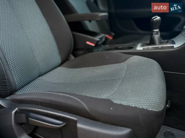 Сірий Фольксваген Пассат, об'ємом двигуна 1.6 л та пробігом 258 тис. км за 9800 $, фото 75 на Automoto.ua