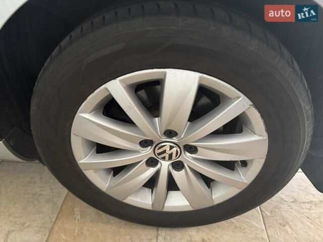 Серый Фольксваген Пассат, объемом двигателя 1.39 л и пробегом 209 тыс. км за 8700 $, фото 23 на Automoto.ua