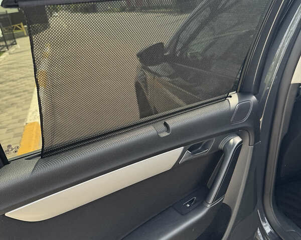 Серый Фольксваген Пассат, объемом двигателя 2 л и пробегом 278 тыс. км за 10300 $, фото 8 на Automoto.ua