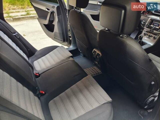 Серый Фольксваген Пассат, объемом двигателя 1.6 л и пробегом 335 тыс. км за 10250 $, фото 21 на Automoto.ua