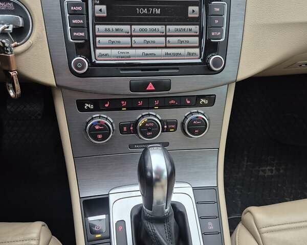 Серый Фольксваген Пассат, объемом двигателя 2 л и пробегом 328 тыс. км за 11000 $, фото 42 на Automoto.ua