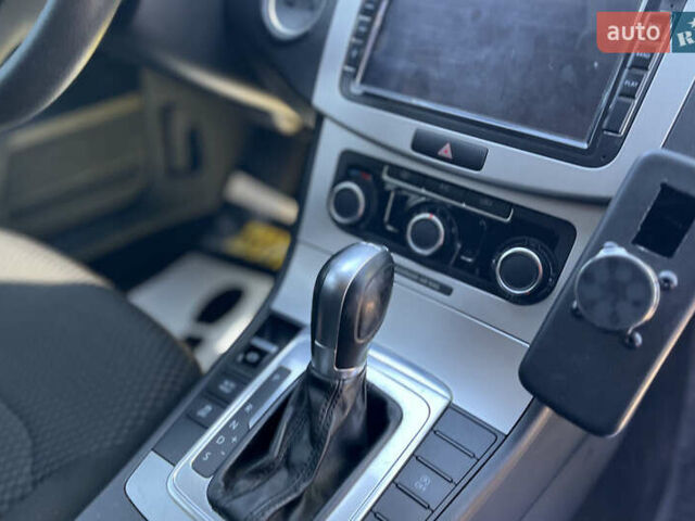 Серый Фольксваген Пассат, объемом двигателя 1.97 л и пробегом 210 тыс. км за 10700 $, фото 28 на Automoto.ua