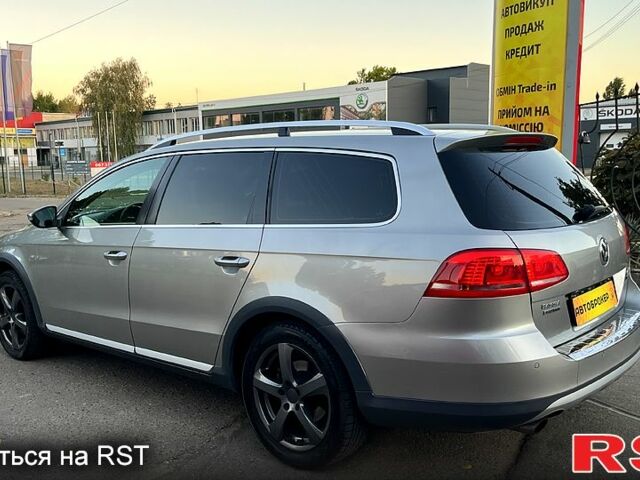 Серый Фольксваген Пассат, объемом двигателя 2 л и пробегом 241 тыс. км за 12500 $, фото 2 на Automoto.ua