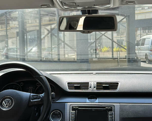 Серый Фольксваген Пассат, объемом двигателя 1.8 л и пробегом 245 тыс. км за 9899 $, фото 7 на Automoto.ua